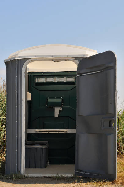 Porta potty delivery and setup in Powell, AL